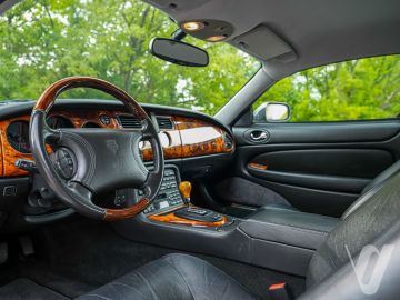 Jaguar XK (1999) Inside