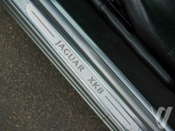 Jaguar XK (1999) Inside