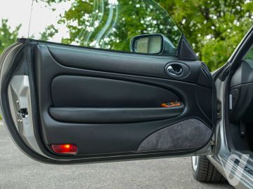 Jaguar XK (1999) Inside