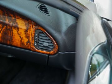 Jaguar XK (1999) Inside