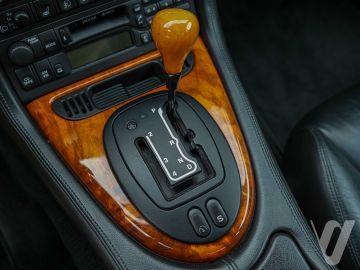 Jaguar XK (1999) Inside