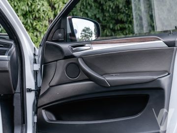 BMW X6M (2009) Inside