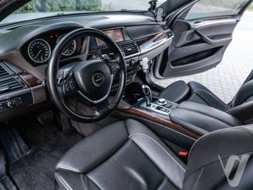 BMW X6M (2009) Inside
