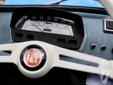 Fiat 500L (1972) Wnętrze