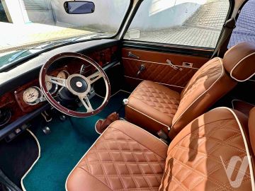 Austin Rover XF (1990) Wnętrze