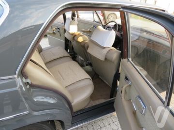 Mercedes-Benz 280SE (1969) Wnętrze