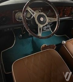 Austin Rover XF (1990) Wnętrze