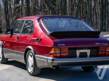 Saab 900 (1993) Zdjęcia z zewnątrz