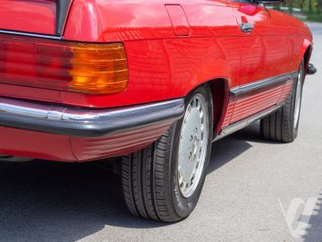 Mercedes-Benz SL (1986) Zdjęcia z zewnątrz
