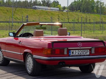 Mercedes-Benz SL (1986) Zdjęcia z zewnątrz
