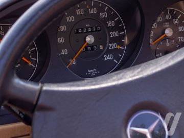 Mercedes-Benz SL (1986) Wnętrze