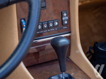 Mercedes-Benz SL (1986) Wnętrze