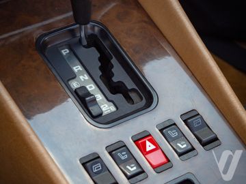 Mercedes-Benz SL (1986) Wnętrze