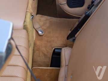 Mercedes-Benz SL (1986) Wnętrze