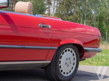 Mercedes-Benz SL (1986) Zdjęcia z zewnątrz