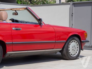 Mercedes-Benz SL (1986) Zdjęcia z zewnątrz