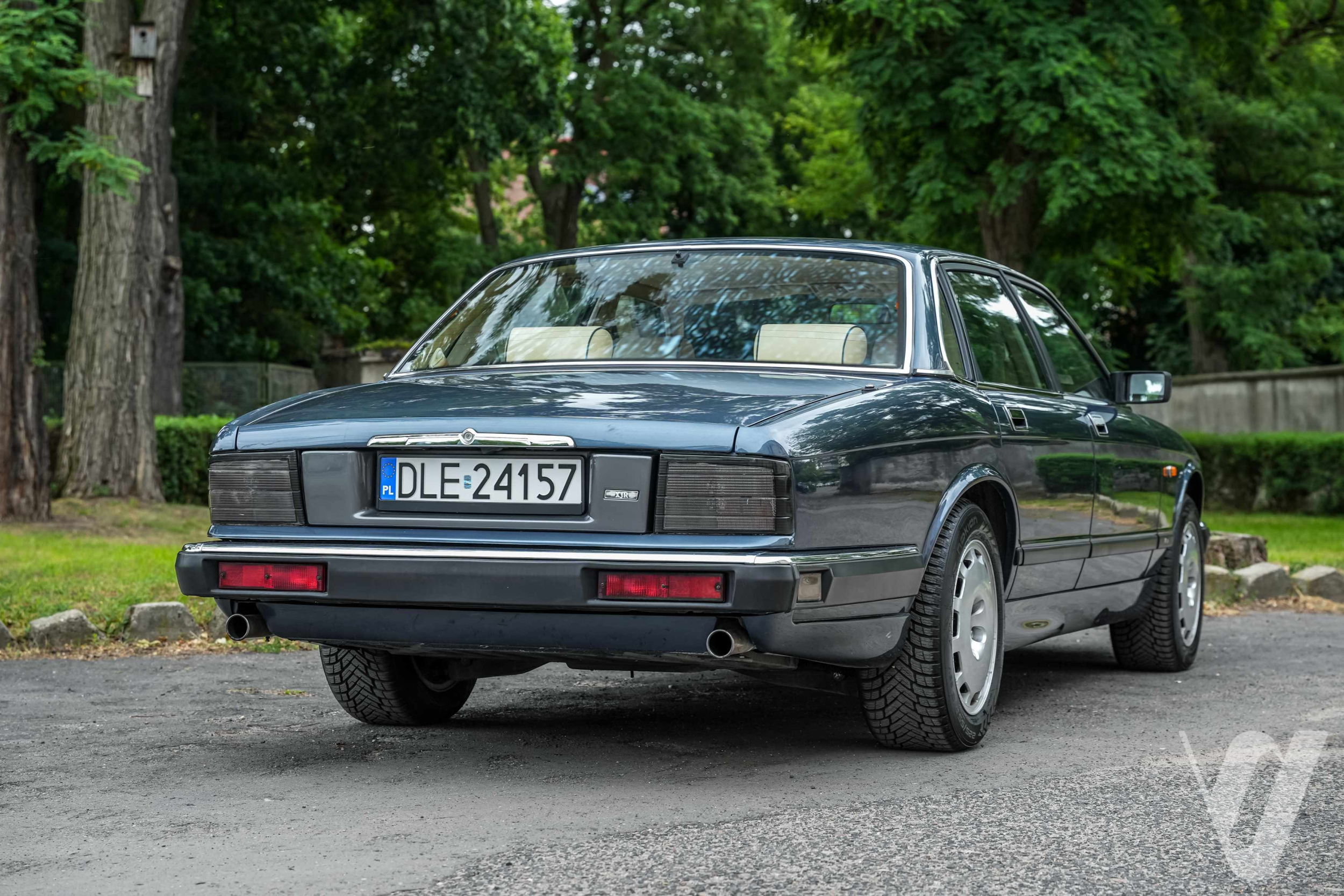 Jaguar XJ (1990) main image