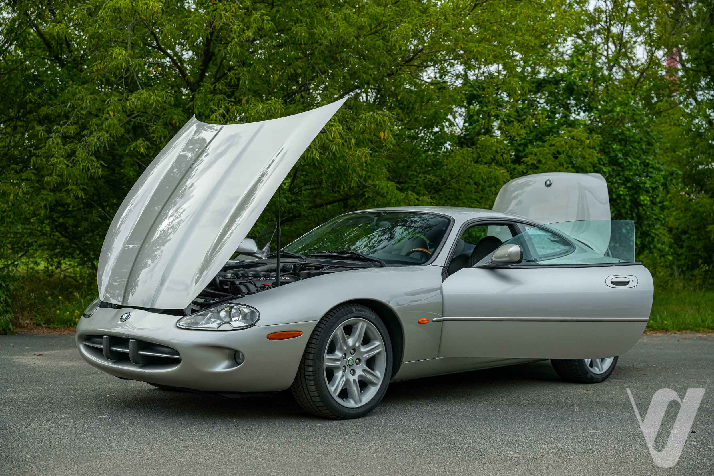 Jaguar XK (1999) main image