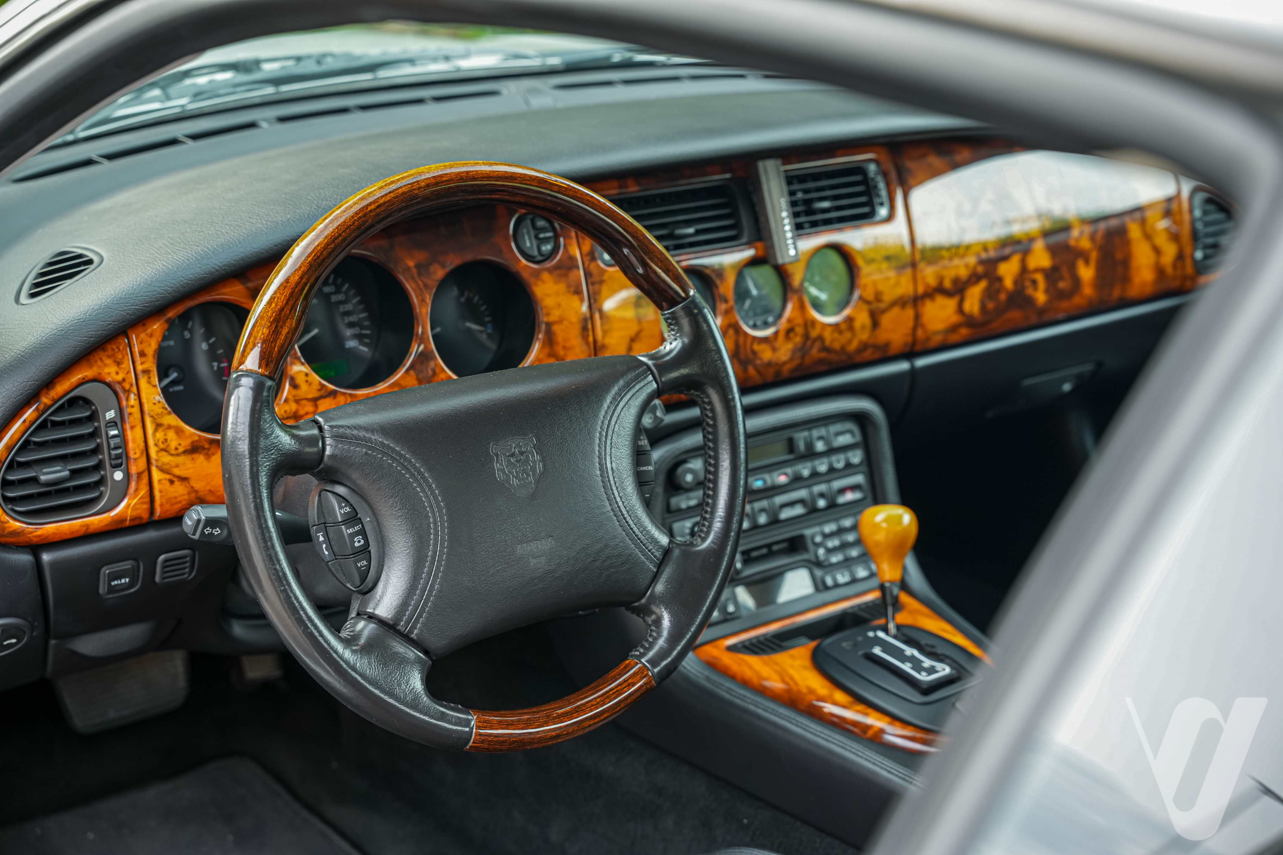 Jaguar XK (1999) main image