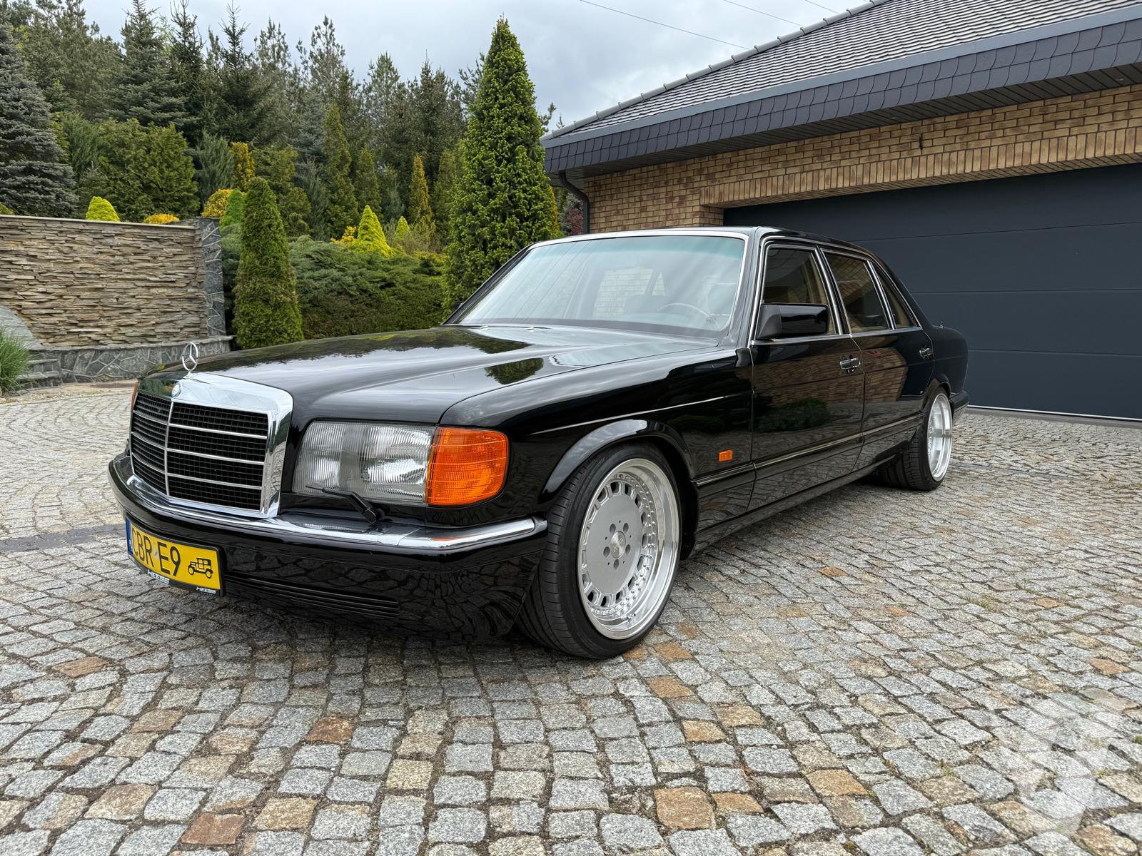 Mercedes-Benz SEL (1990) zdjęcie główne