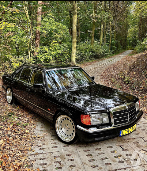 Mercedes-Benz SEL (1990) zdjęcie główne