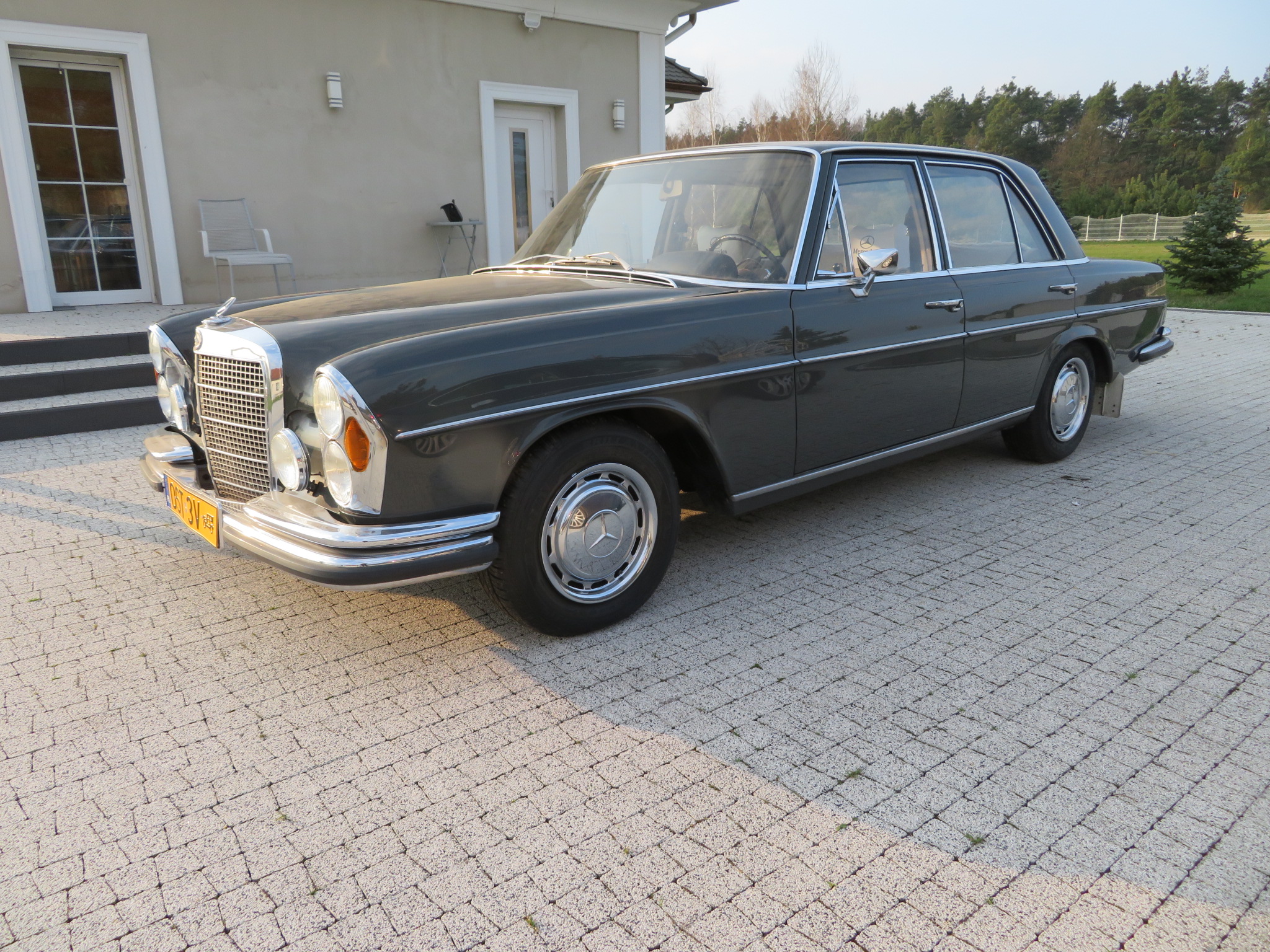 Mercedes-Benz 280SE (1969)